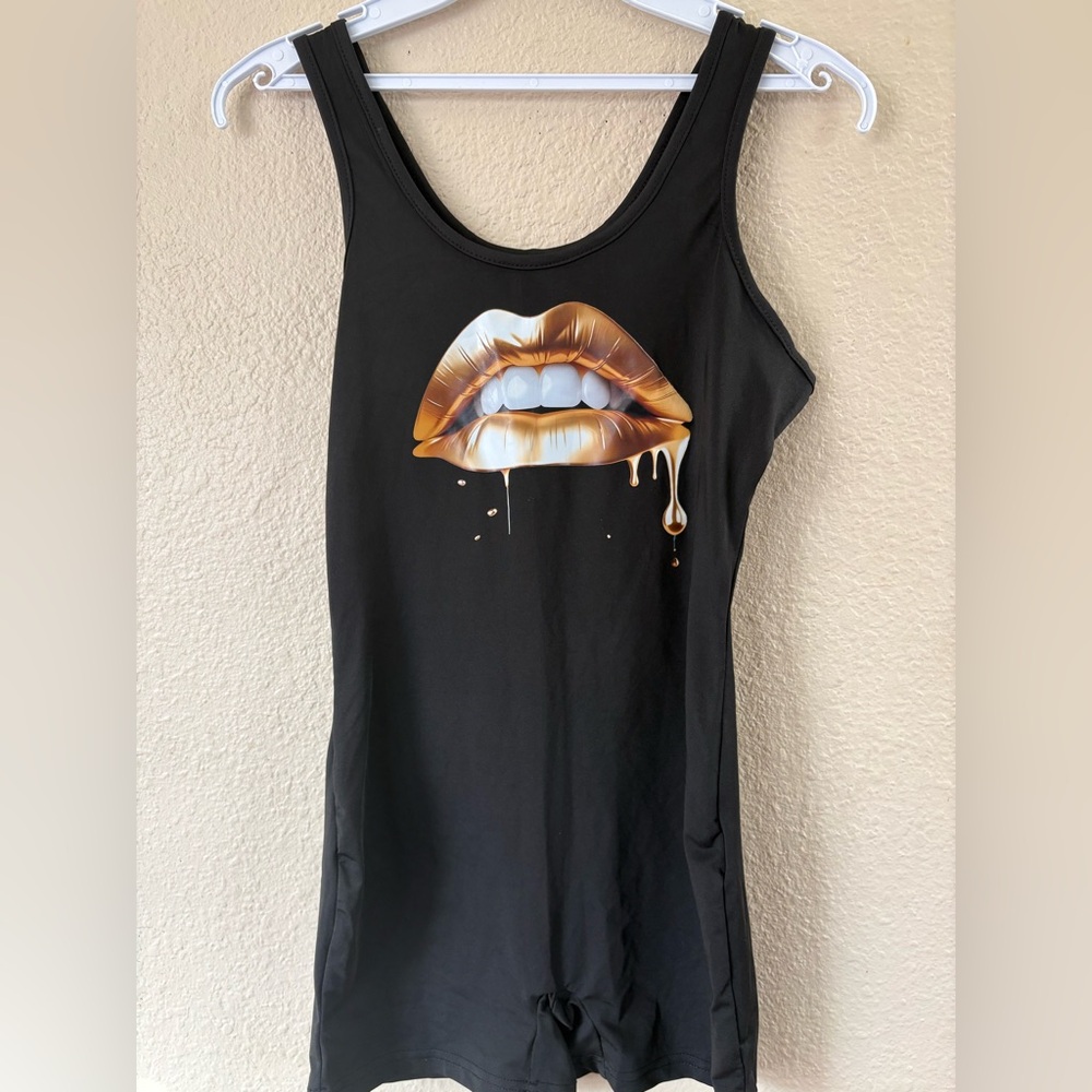 SHEIN Black Tank Top with Metallic Lip Design